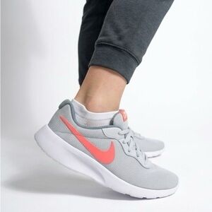 Nike Tanjun Youth Light Gray Athletic Sneakers